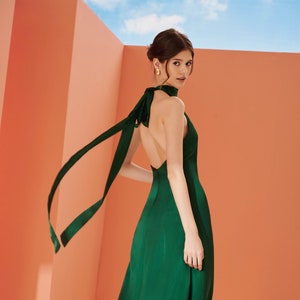 Emerald green halter neck dress new arrivals