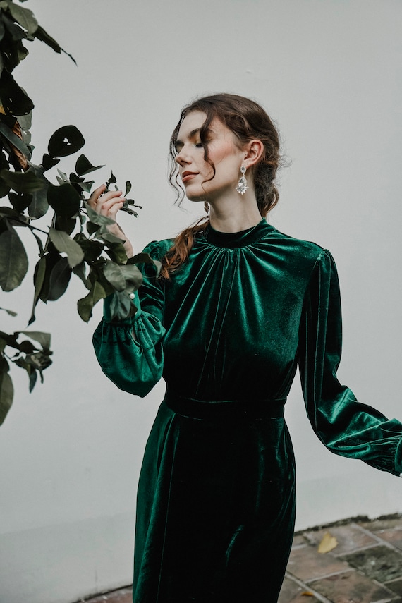 Emerald Green Velvet Dress/ Velvet Bridesmaid Dress/ Velvet Long Dress/  Velvet Long Sleeve Dress/ Winter Dress/ Gift for Her LAA158 -  Sweden