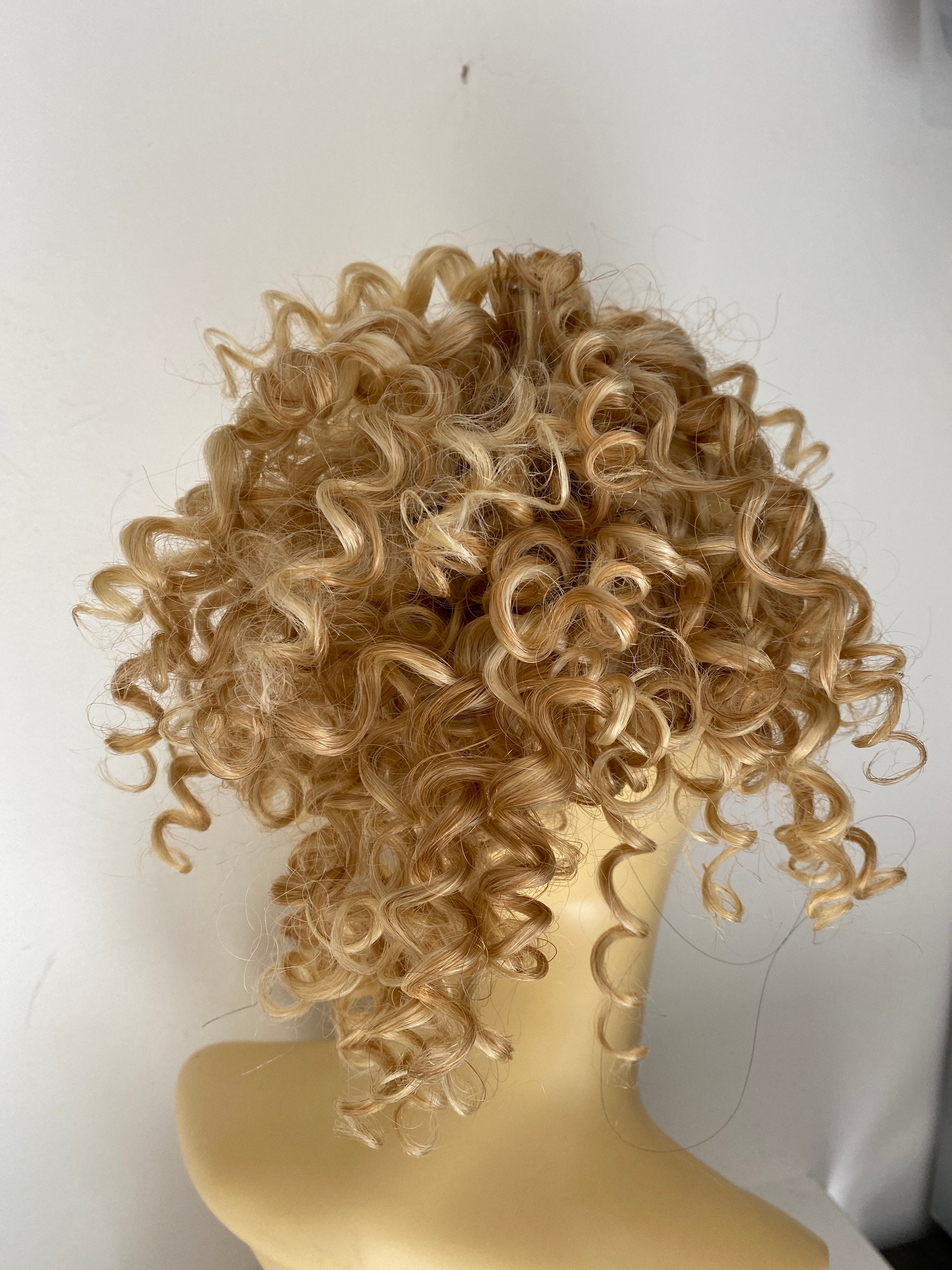 Curly Twirl Pigtail Extensions in Blonde