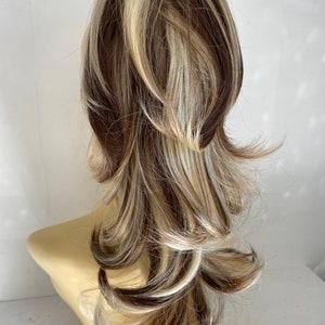 Tri colour clip in claw synthetic hairpiece  131 extension (22/16)