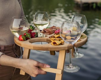 Mesa portátil para vino y queso, mesa de vino personalizada para exteriores, portacopas, entretenimiento al aire libre, regalo personalizado, regalos de aniversario