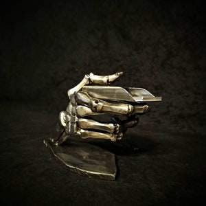 Visitenkartenhalter. Geschenk, Metallskulptur, Kunst-Tattoo-Salon. Handgefertigt, Kunsthandwerk
