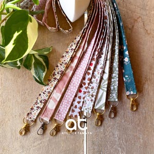 Cordão de algodão feito à mão NEW CO | Cordão para distintivo de enfermeira | Chaveiro com mosquetão giratório | Presente profissional feito à mão | 8