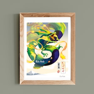 Könnte beinhalten: Ein gerahmter Druck eines grünen und blauen Drachen mit gelben Akzenten, der sich im Kreis zusammenrollt. Der Drache ist von einem weißen Hintergrund mit japanischem Text umgeben, der "雷ブラザ" und "キョウ" lautet.