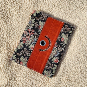 Étui pour iPad rotatif à 360 ° en tissu à fleurs brodées, étui pour iPad 11 11 pouces 2025 iPad Air 5 Pro 12,9 pouces pour iPad mini 7, housse de protection pour objectif d'appareil photo