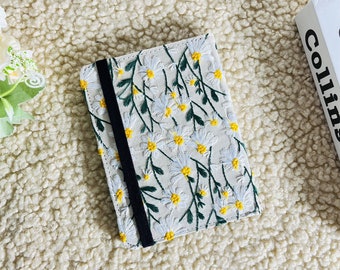 Embroidered white daisy beige fabric Kindle case,Kindle 6" 2022 Kindle Paperwhite 11th Gen case,Paperwhite 10th Gen,Kindle Oasis 10th Gen