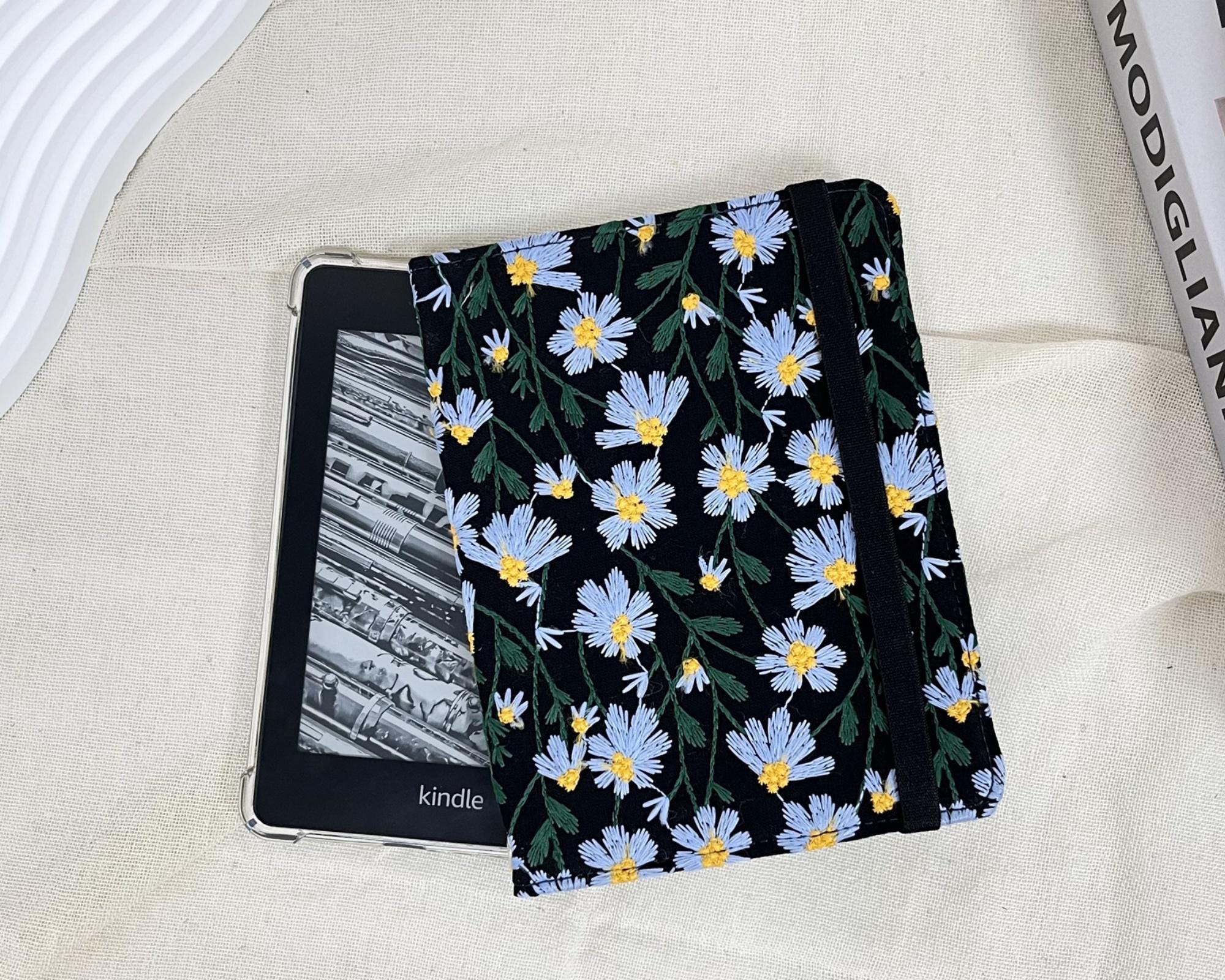 Embroidered Blue Daisy Black Fabric Kindle Case,kindle 12th Gen 6 ...