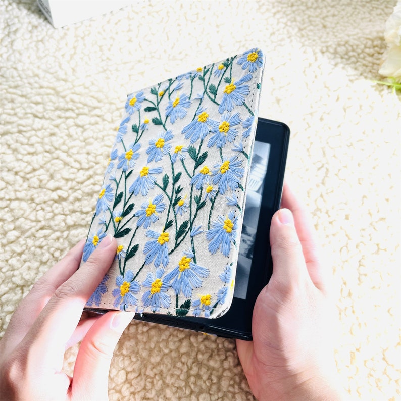 Embroidered blue daisy gray fabric Kindle case,Kindle 6 2022 Kindle Paperwhite 11th Gen case,Paperwhite 10th Gen,Kindle Oasis 10th Gen case image 6