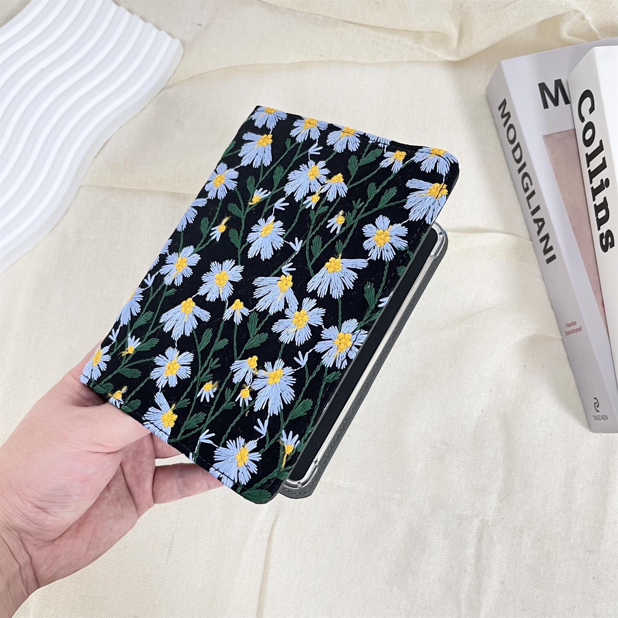 Embroidered Blue Daisy Black Fabric Kindle Case,kindle 12th Gen 6 ...
