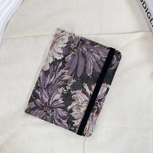 Étui en tissu violet rétro broderie française pour Kobo Clara Color, Clara HD, Kobo Libra H2O, Kobo Clara BW, Kobo Clara2E, Balance Color, Kobo Libra2