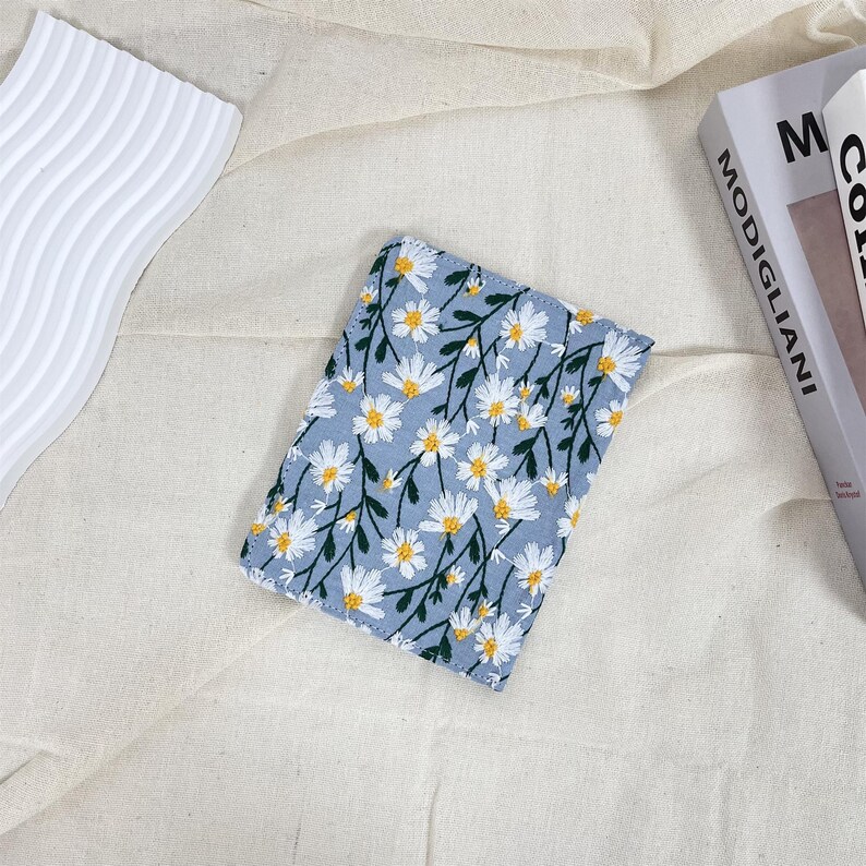 Embroidered White Daisy Blue Fabric Kindle Case,kindle 12th Gen 6 ...