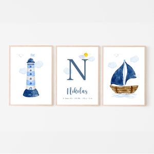 Wandbild Kinderzimmer 3er Set, Geburtsposter personalisierbar mit Monogramm und Namen für Jungen, Poster Leuchtturm und Boot, blau