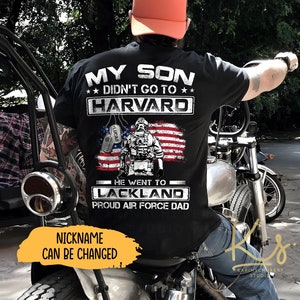 Mio figlio non è andato ad Harvard, è andato a Lackland, orgoglioso papà dell'aeronautica, magliette coordinate per la famiglia dell'aeronautica, maglietta per la laurea militare dell'aeronautica