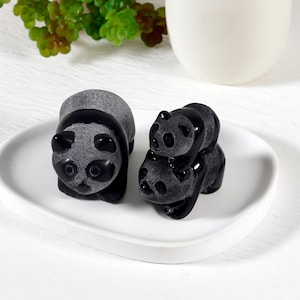 Met de hand gesneden obsidiaan panda familie sculptuur – natuurlijk kristal genezing standbeeld cadeau, gezin van drie panda's, een cadeau voor moeder