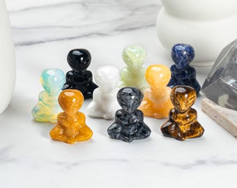 Alien Figurine 1.6" Hand Carved Quartz, Natural Healing Crystal ET Gemstone Engrave Martian Statue for Family Children Desktop Ornament