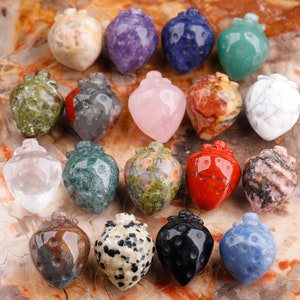 Strawberry Decor Healing Crystal Charms DIY Jewelry , Gemstone Strawberry Craved Decoration Wholesale