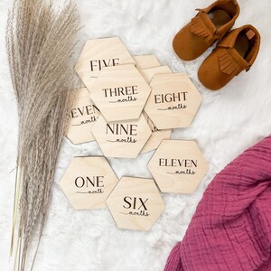 Hexagon Baby Meilensteine Marker | Hölzerne Baby Meilensteine | Modernes Meilenstein Set | Baby Meilenstein Karten | Baby Monthly Photo Prop