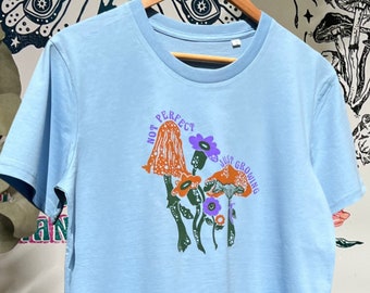Mushroom T-shirt baby blue / Mushroom and Flower T-shirt / Flora T-shirt / Hand screen printed / screen printed T-shirt / Organic Cotton