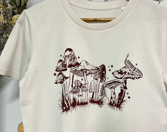 Mystical Mushroom T-Shirt /Hand Screen Printed Organic Cotton Tee/ Cottagecore Fairycore/ Witchy Boho Graphic Top/ Dark Academia/ Autumn