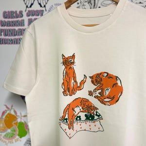 Cosy Cat T-Shirt/ Cat Print Tee/ Cat Lover Gift/ Hand Screen Printed/ Organic Cotton/ Cat Graphic Tee/ Unisex Fit/ Cat Print
