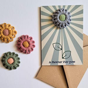 Broche de flor de macramê, cartão Sunburst | Distintivo | Aniversário | Reciclado | Personalizado