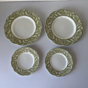 J & G MEAKIN English Ironstone Sterling Renaissance England Green Plates Saucer