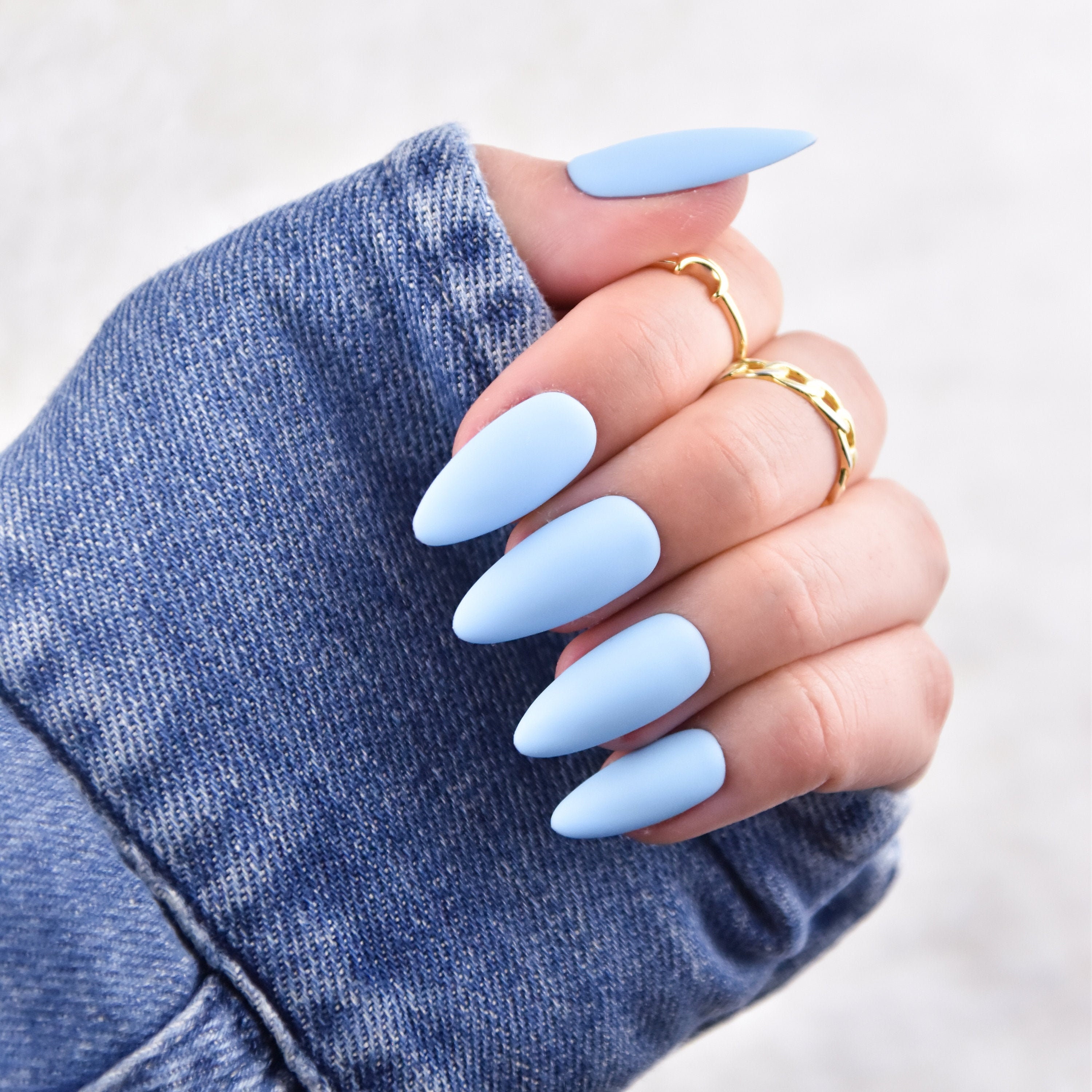 Baby blue fake nails