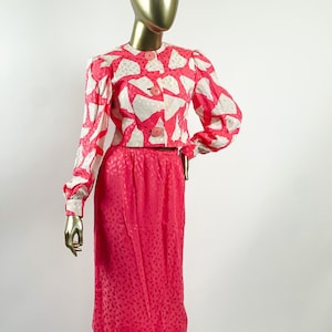 1990&#39;s David Hayes Silk Pink and White Matching Skirt Suit Set  | Sz XS-S