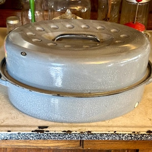 Vintage Gray Graniteware Roaster With Lid, Collectible