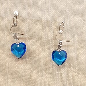 Ohrclips Kristallherz, verschiedenen Farben Liebe Love Ohrschmuck mit Kristallherz, Ohrhänger Herzen, Ohrclips Herz, mit Silikon-Clip-Poster