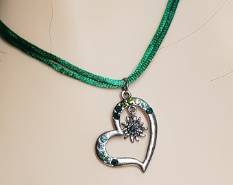 Dirndl necklace heart with edelweiss purple or green, traditional necklace, heart and edelweiss with crystal, Bavarian style, edelweiss and heart, women's necklace
