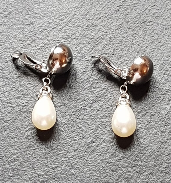 ピアス Pearl Drop Clip-On Earrings Clip-on Earrings With Pearl Drops, White Pearl Earrings