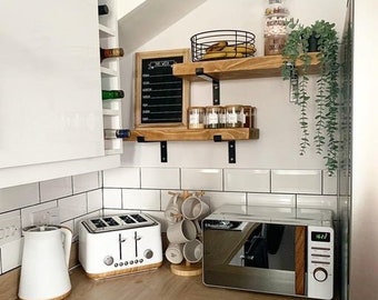 Set of two rustic shelves - flat lipped brackets.