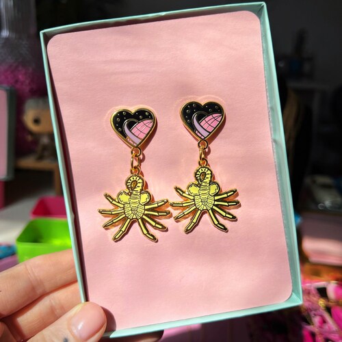 Face Hugger Alien Xenomorph Enamel Earrings Etsy