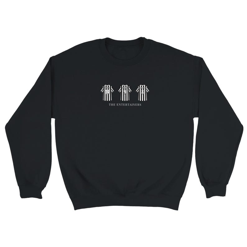 Sudadera 'Entertainers' del Newcastle United: Homenaje a Shearer, Ginola y Beardsley imagen 1