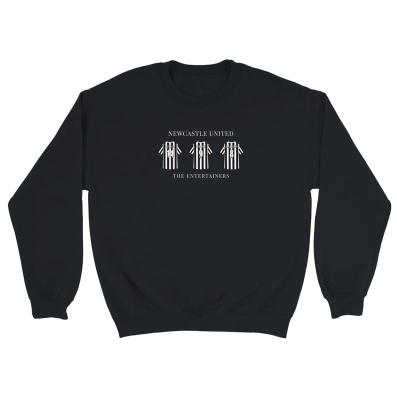 Sudadera 'Entertainers' del Newcastle United: Homenaje a Shearer, Ginola y Beardsley imagen 2