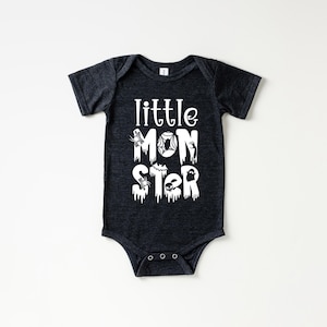 Dadcula Momster Little Monster Shirt, Matching Halloween Gift for Dad,Halloween Mom Shirt,Spooky Dad,Spooky Mom,Dadcula Shirt,Momster,Family imagem 9