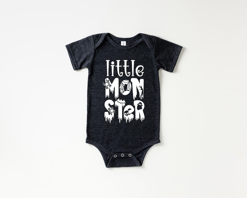 Dadcula Momster Little Monster Shirt, Matching Halloween Gift for Dad,Halloween Mom Shirt,Spooky Dad,Spooky Mom,Dadcula Shirt,Momster,Family imagem 9