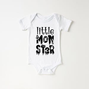 Dadcula Momster Little Monster Shirt, Matching Halloween Gift for Dad,Halloween Mom Shirt,Spooky Dad,Spooky Mom,Dadcula Shirt,Momster,Family imagem 4