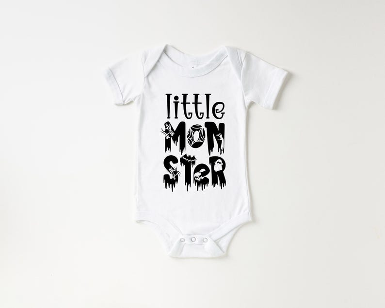 Dadcula Momster Little Monster Shirt, Matching Halloween Gift for Dad,Halloween Mom Shirt,Spooky Dad,Spooky Mom,Dadcula Shirt,Momster,Family imagem 4