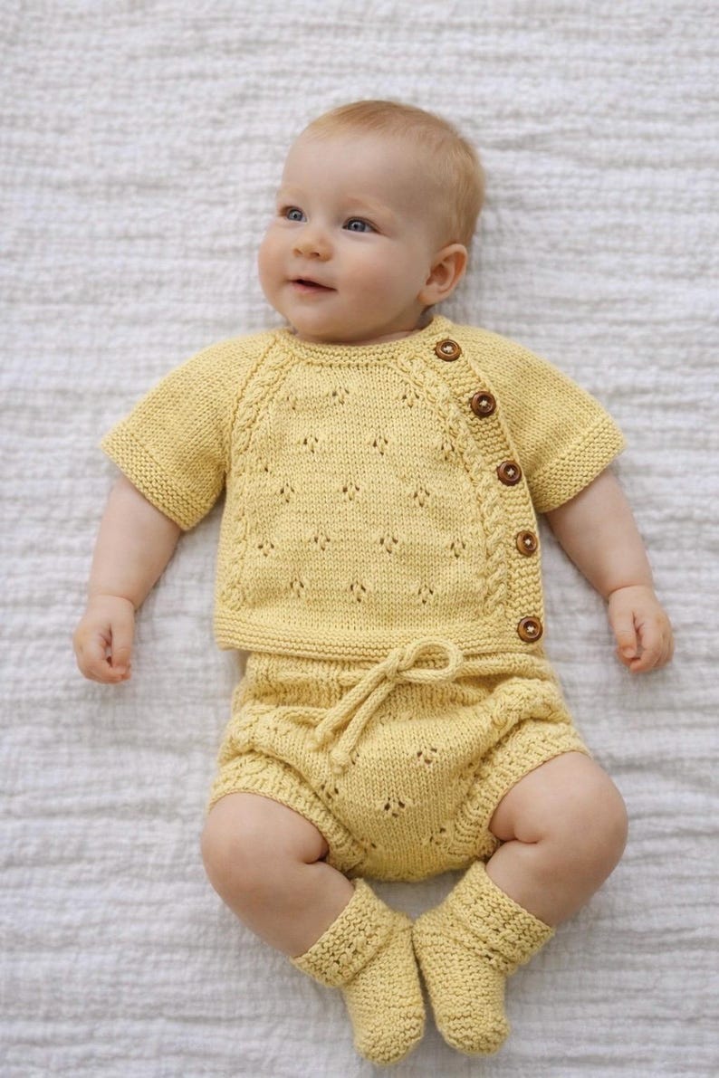 Newborn Baby Coming Home Outfit - Spring Summer Baby Outfit - Short Sleeved Sweater, Shorts, Bonnet & Booties Yellow