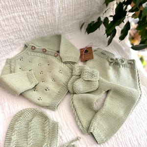 Organic Cotton Knit Baby Outfit: Gender Neutral Coming Home Set