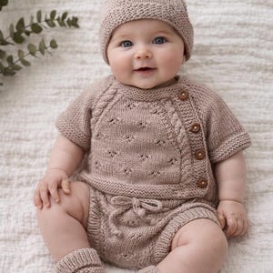 Newborn Baby Coming Home Outfit - Spring Summer Baby Outfit - Short Sleeved Sweater, Shorts, Bonnet & Booties image 16