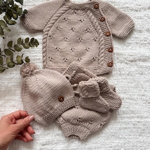 Newborn Baby Coming Home Outfit - Spring Summer Baby Outfit - Short Sleeved Sweater, Shorts, Bonnet & Booties image 17