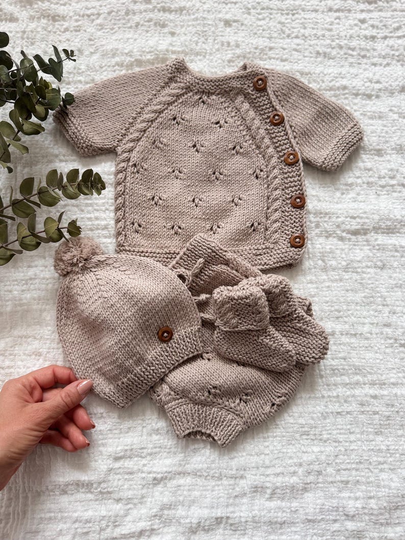 Newborn Baby Coming Home Outfit - Spring Summer Baby Outfit - Short Sleeved Sweater, Shorts, Bonnet & Booties image 17