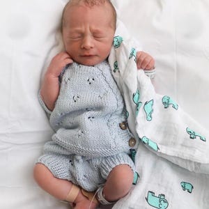 Newborn Baby Coming Home Outfit - Spring Summer Baby Outfit - Short Sleeved Sweater, Shorts, Bonnet & Booties image 10
