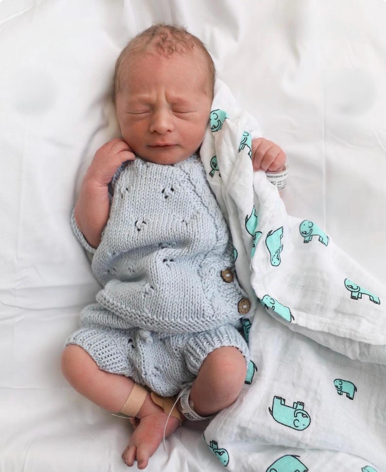 Newborn Baby Coming Home Outfit - Spring Summer Baby Outfit - Short Sleeved Sweater, Shorts, Bonnet & Booties image 10