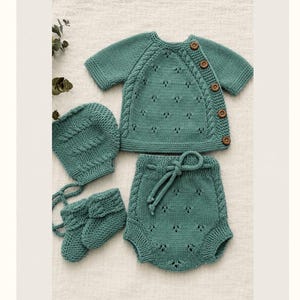 Newborn Baby Coming Home Outfit - Spring Summer Baby Outfit - Short Sleeved Sweater, Shorts, Bonnet & Booties Emerald Green