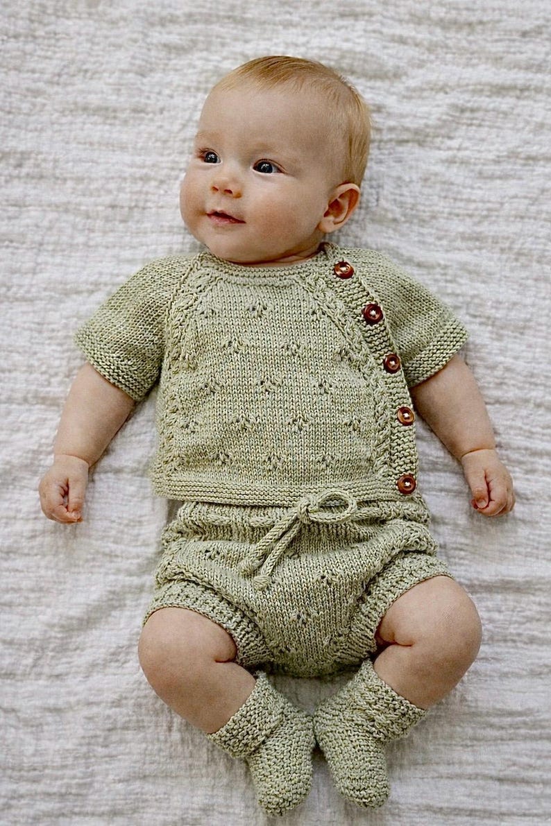 Newborn Baby Coming Home Outfit - Spring Summer Baby Outfit - Short Sleeved Sweater, Shorts, Bonnet & Booties image 7
