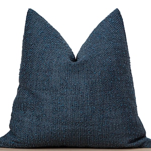 Marinblått Bouclé-örngott | Boho-texturerad kudde, vi betalar tull för USA